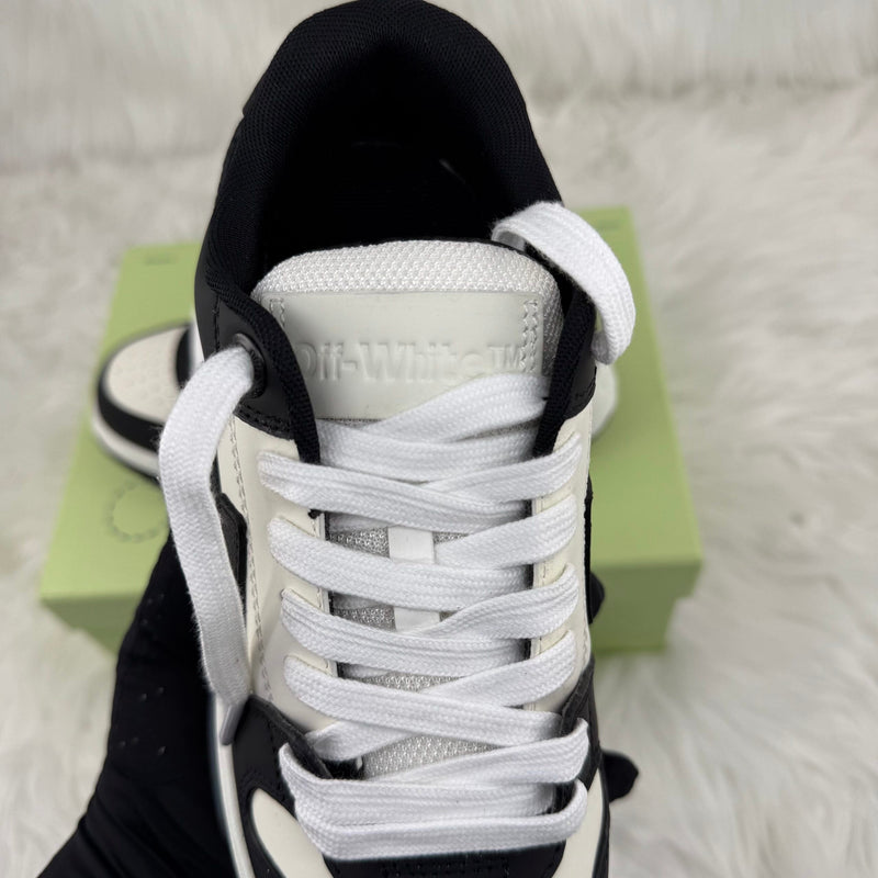 OFF WHT – Out Of Office (Bianche e Nere)