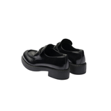 MOCASSINO IN PELLE NERO CON LOGO CLASSIC