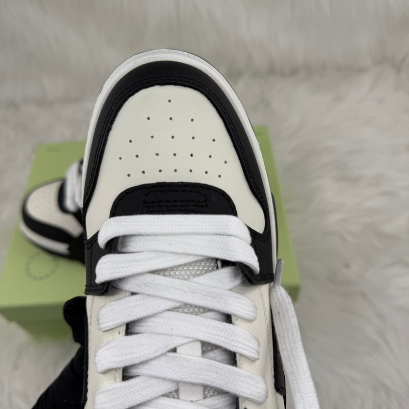 OFF WHT – Out Of Office (Bianche e Nere)