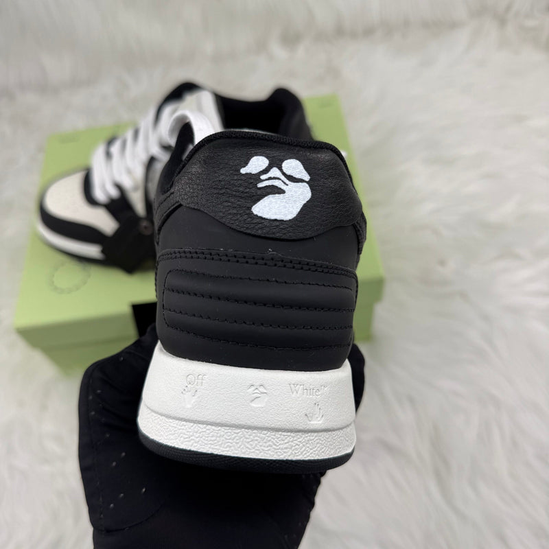 OFF WHT – Out Of Office (Bianche e Nere)