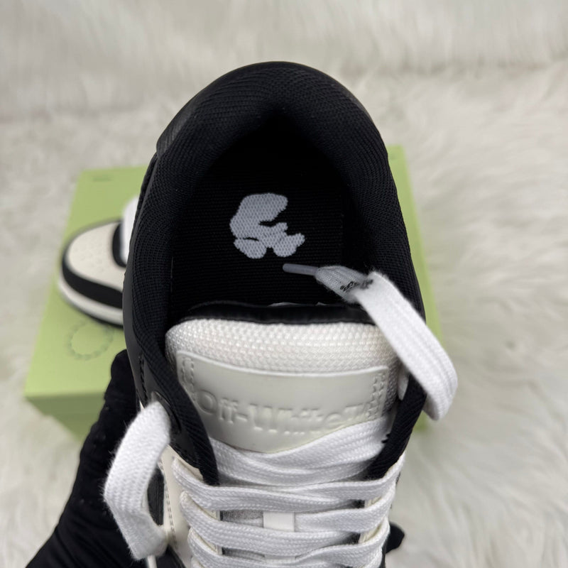 OFF WHT – Out Of Office (Bianche e Nere)