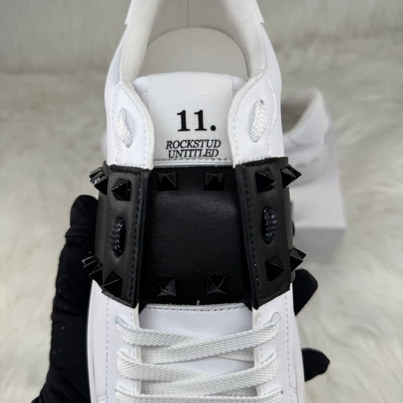 VLTN – ROCKSTUD UNTITLED CALFSKIN WITH MATCHING STUDS