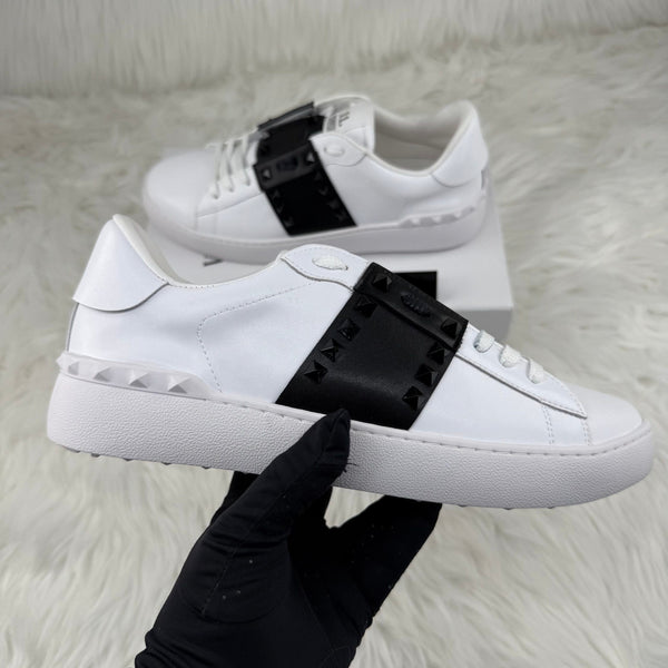 VLTN – ROCKSTUD UNTITLED CALFSKIN WITH MATCHING STUDS