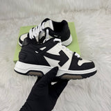 OFF WHT – Out Of Office (Bianche e Nere)