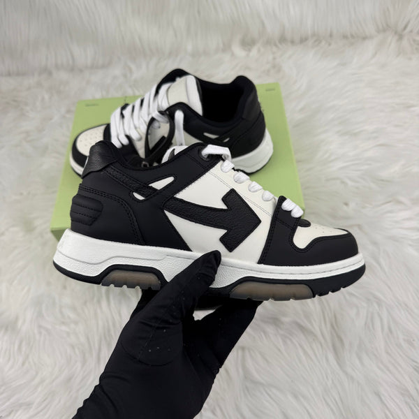 OFF WHT – Out Of Office (Bianche e Nere)