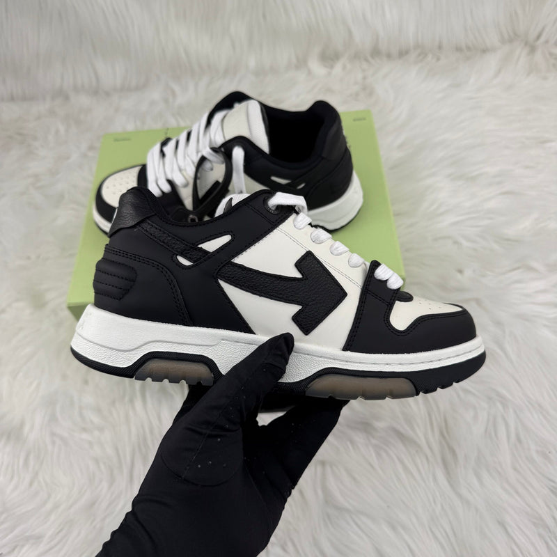 OFF WHT – Out Of Office (Bianche e Nere)