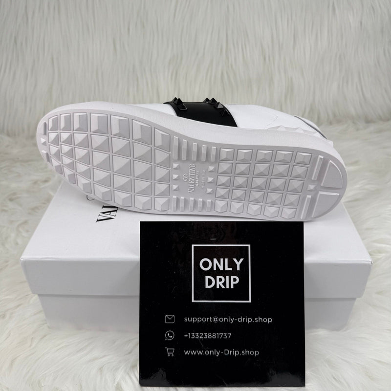 VLTN – ROCKSTUD UNTITLED CALFSKIN WITH MATCHING STUDS