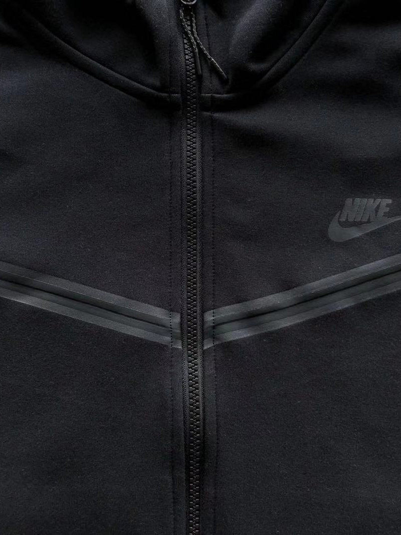 TECH FLEECE – BLACK (completa)