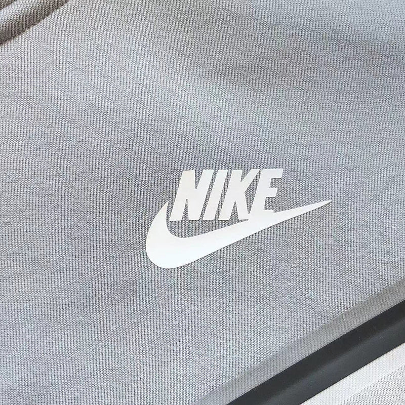 TECH FLEECE – GREY/WHITE (completa)