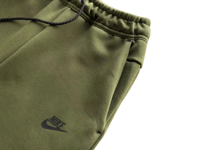 NK TECH SHORTS – GREEN