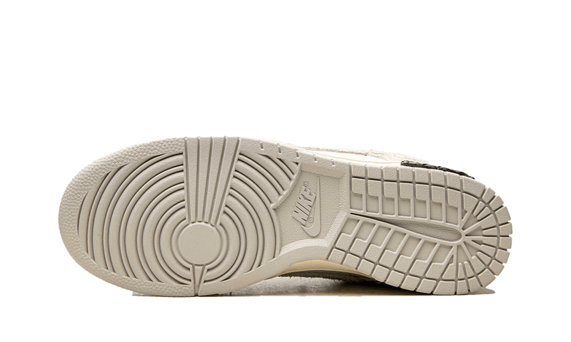 DNK LOW X OFF – LOT 32