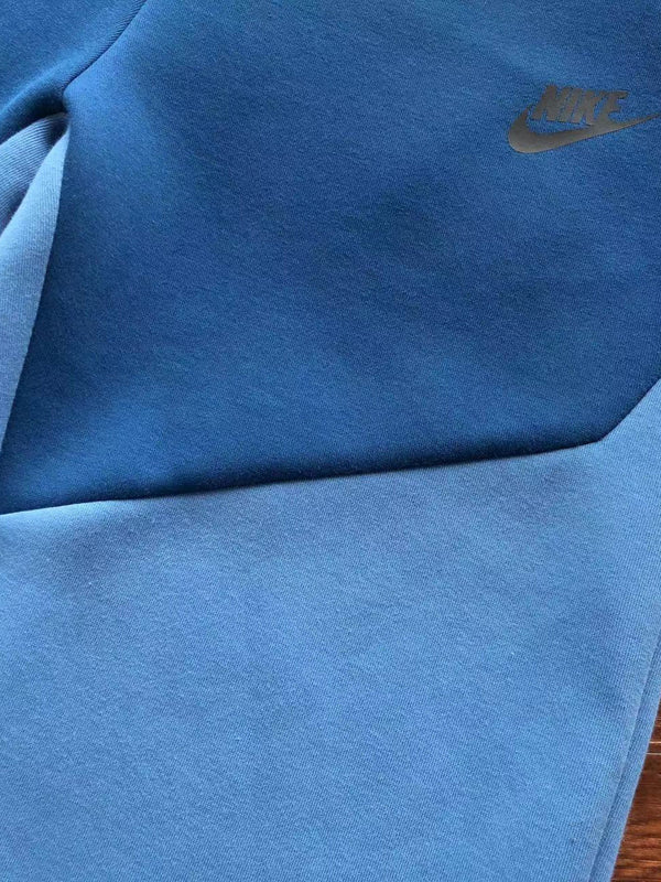 TECH FLEECE – LIGHT BLUE/BLUE (completa)