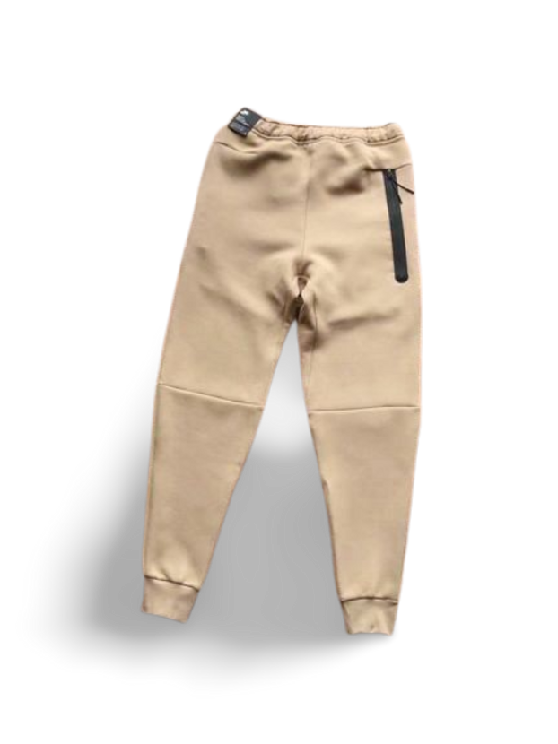 TECH FLEECE – ALMOND BROWN/WHITE (complete)