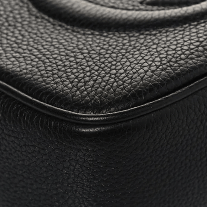 BORSA SOHO NERA IN PELLE MARTELLATA